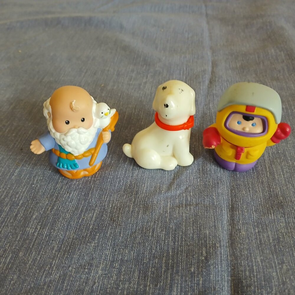 Fisher Price Noah's Ark + Little Tikes Dog + Race Car Driver Figures Used